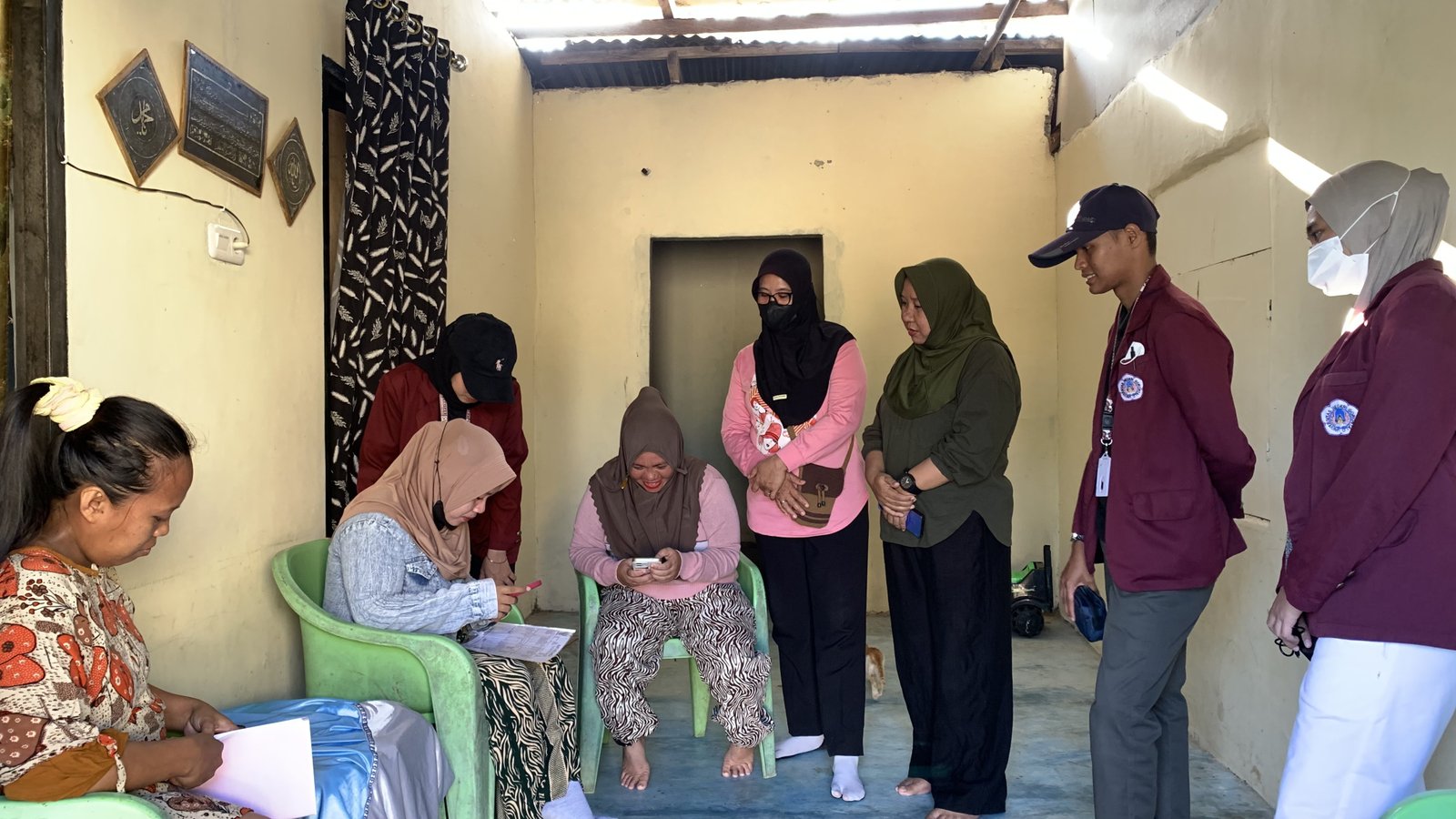 Home Visit Pendataan Ibu Hamil Menggunakan Website SIGAP-KIA Bersama  Kader Desa Datahu